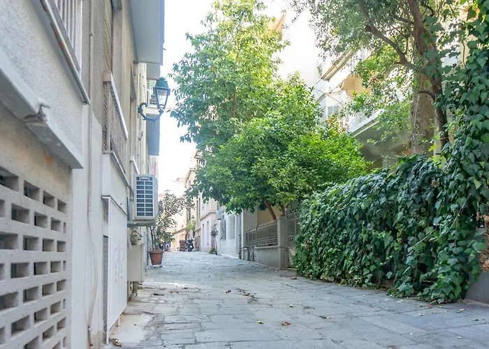 Pan'S Cave Studio In Plaka